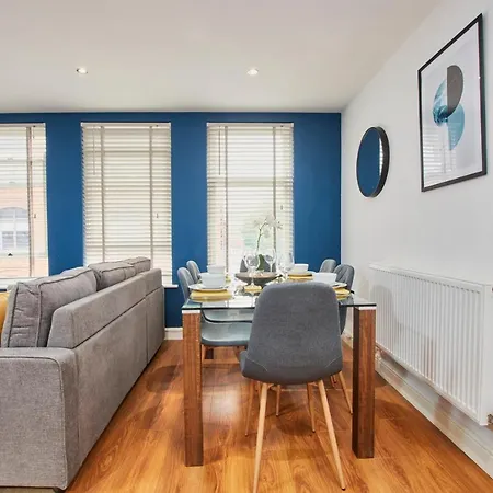 Stunning City Centre 3 Bed, 3 Bath - Sleeps 8! Leeds (West Yorkshire)