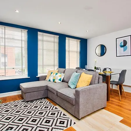 Stunning City Centre 3 Bed, 3 Bath - Sleeps 8! Apartment *