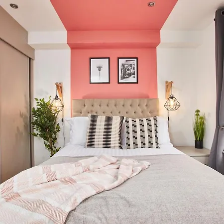Stunning City Centre 3 Bed, 3 Bath - Sleeps 8! Leeds (West Yorkshire)