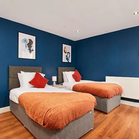 Stunning City Centre 3 Bed, 3 Bath - Sleeps 8! Apartment